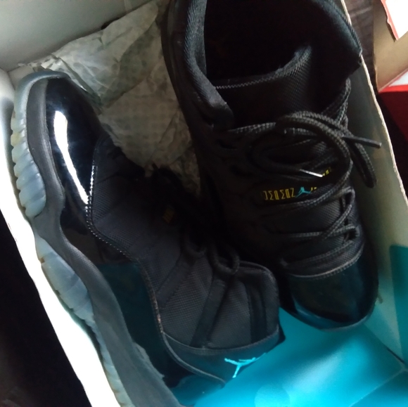 Jordan 11 Gamma - Picture 2 of 3